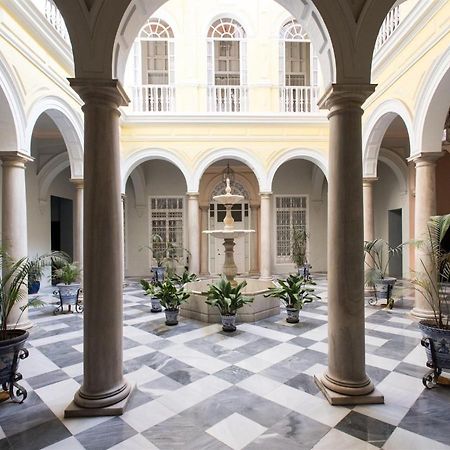 Cozy Apartment In House-Palace With Private Patio Siviglia Esterno foto