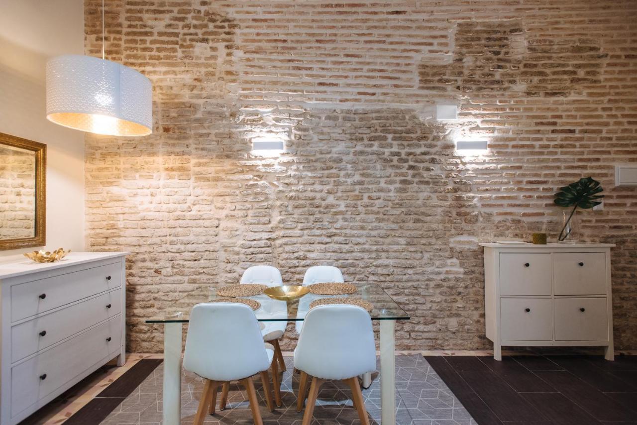 Cozy Apartment In House-Palace With Private Patio Siviglia Esterno foto