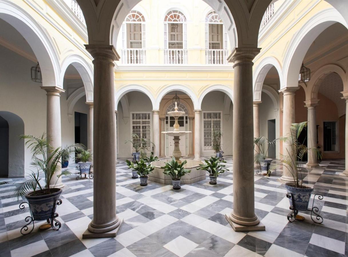 Cozy Apartment In House-Palace With Private Patio Siviglia Esterno foto