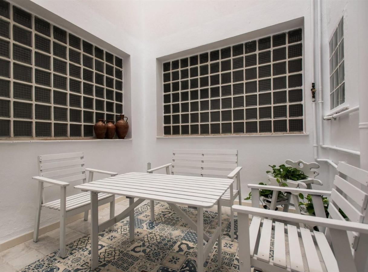 Cozy Apartment In House-Palace With Private Patio Siviglia Esterno foto